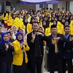 Bupati Lindra foto bersama mahasiswa UT Surabaya Salut Tuban.