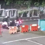 Rekaman CCTV aksi begal di Jalan Ngagel Jaya, Surabaya.