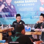 Ketua DKC Garda Bangsa Situbondo, Muhammad Asyheri Nur (tengah) saat memberi pengarahan ke peserta rapat kerja.