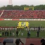 JELANG LAGA – Timnas Indonesia dan Timnas Malaysia jelang laga ujicoba, di GOR Delta Sidoarjo, Minggu (14/9/2014). Foto : nanang ichwan/BangsaOnline

