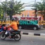 Kantor KPU Gresik di Jalan Dr Wahidin, SH, Kebomas. Foto: SYUHUD/BANGSAONLINE