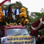 Kirab Ruwat Agung di Mojokerto pagi ini. (ft:yudi eko purnomo/BANGSAONLINE)