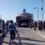 ?KRI Teluk Ende-517 saat sandar di Dermaga Tarebung Pulau Sapudi.