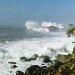 Fenomena angin timuran dan gelombang tinggi di wilayah perairan Pacitan.