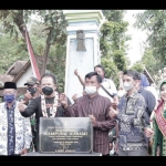 Bupati Hendy saat melakukan kunjungan ke Desa Tegalwangi sekaligus mengesahkan sebagai desa Kampung Gurami ditandai dengan pemasangan batu prasasti, Sabtu (18/9) kemarin.