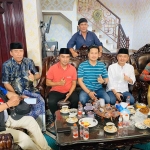 Lukman Hakim dan Fauzan Jakfar saat silaturahmi ke kediaman tokoh masyarakat Jawa Timur.