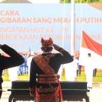 Upacara Detik-Detik Peringatan HUT ke-79 Kemerdekaan Republik Indonesia tahun 2024 di Halaman Gedung Negara Grahadi, Surabaya, Sabtu (17/8/2024).