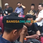 Direktur PT Bumi Indo Mojokerto, Teguh Yuda Permana, saat memberikan sambutan. Foto: ROCHMAT SAIFUL ARIS/BANGSAONLINE