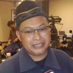 Ketua DPD Gelora Jember, Tulus Madiyono, saat memberi keterangan kepada awak media.