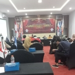 Rapat di Gedung Aula KPU bersama perwakilan lintas partai.