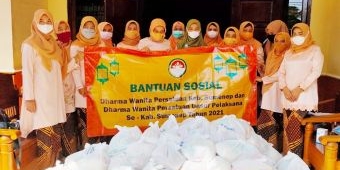 Dharma Wanita Sumenep Bagikan Ratusan Paket Sembako ke Masyarakat Kurang Mampu