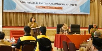 Di Sosialisasi KITA, Pj Wali Kota Kediri Dorong Kemudahan Warga dalam Administrasi Kependudukan