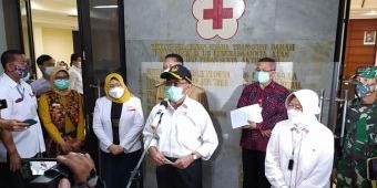 ​Kantong Plasma Langka, Menko PMK dan Mensos Tinjau UDD PMI Surabaya