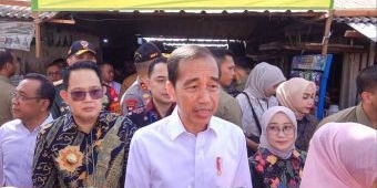 ​Dampingi Presiden Cek Harga di Pasar, Pj. Gubernur Jatim Pastikan Harga Bapok Terkendali