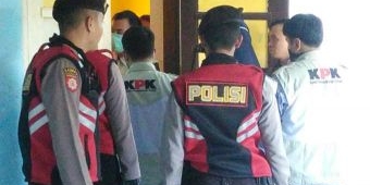 Geledah Kantor Inspektorat Pemkab Pamekasan, KPK Keluar Bawa 3 Kopor dan 1 Kardus