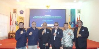 Unirow Tuban Gelar Seminar Peluang dan Tantangan Artificial Intelligence