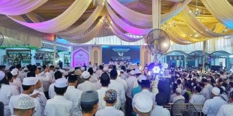 ​Gus Ipul dan Adi Wibowo Hadir di Tengah Ribuan Jemaah Haul KH Abdul Hamid Kota Pasuruan