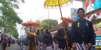 Kirab Bersinagari Meriahkan Peringatan Hari Jadi ke-818 Kabupaten Tulungagung