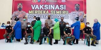 Polresta Sidoarjo Suntik Vaksin Covid-19 Dosis Kedua untuk Ratusan Anggota Banser