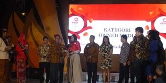 ​Hujan, Pejabat yang Hadiri PR Award di Jalan Tunjungan Kocar-kacir