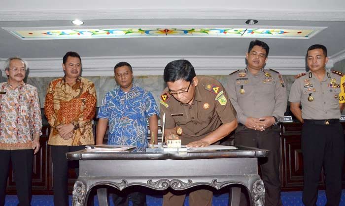 Bentuk Sinergi Daerah; Pemkab Mojokerto, Kejari, Polres, serta Polres Kota Teken MoU APIP