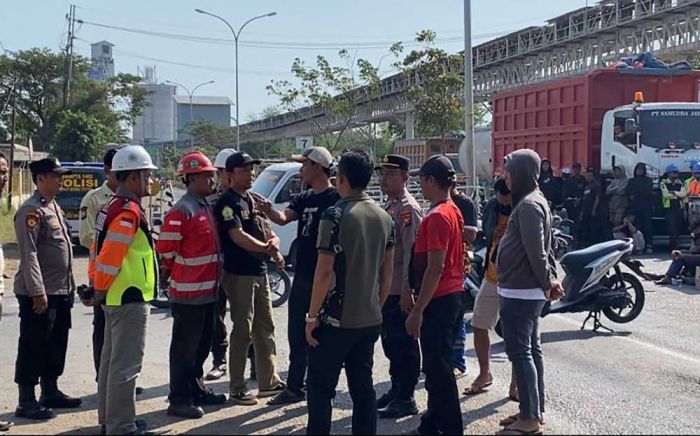 Pemudanya Dikeroyok Driver, Perwakilan Warga Socorejo Luruk Kantor PT Silog Tuban