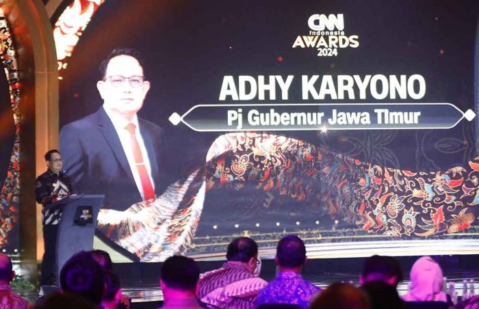 CNN Indonesia Award 2024, Pj Gubernur Jatim Borong 3 Penghargaan