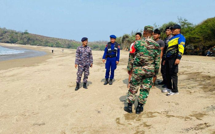 Satu dari Dua Pelajar yang Terseret Ombak Pantai Serit Blitar Berhasil Diselamatkan