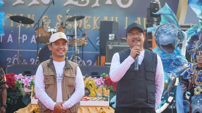 Wali Kota Pasuruan Hadiri Larung Sesaji Acara Petik Laut di Pelabuhan Ngemplakrejo