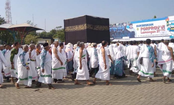 1.734 CJH Lamongan Ikuti Manasik Haji di Alun-alun