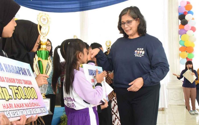 Pesan Pj Wali Kota Kediri untuk Orang Tua di Puncak Hari Anak Nasional