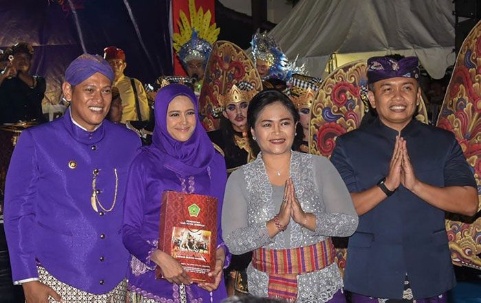 Kabupaten Jembrana Tampilkan Kisah Mahabharata di Kediri Nite Carnival