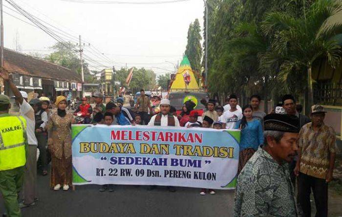 Ribuan Warga Melirang Gelar Pawai Budaya, Lestarikan Budaya Nenek Moyang