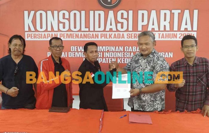 Optimis Maju Sebagai Bakal Calon Wakil Bupati Kediri, Dokter Ari Daftar ke PDIP