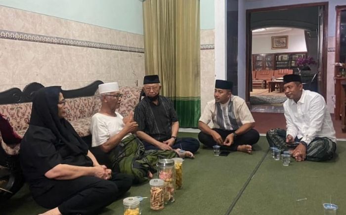 Lawat ke Rumah Duka, Pj Wali Kota Kediri Sampaikan Belasungkawa atas Berpulangnya Gus Lik