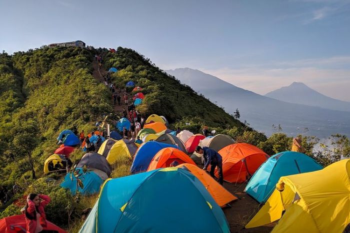 Rekomendasi 5 Tempat Camping di Magelang, Suguhkan View Enam Gunung