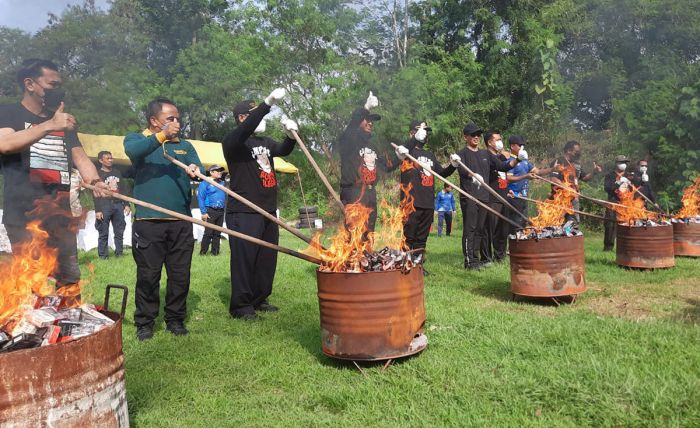 Bea Cukai Blitar Musnahkan Rokok Ilegal Senilai Rp1,6 Miliar