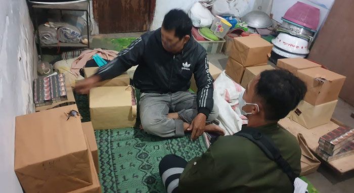 Petugas Bea Cukai Blitar Temukan Gudang Puluhan Ribu Batang Rokok Ilegal di Beji Tulungagung