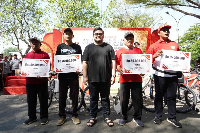 Wujudkan Pemerataan Pembangunan,Bupati Kediri Beri BKK Rp150 Juta Tiap Desa