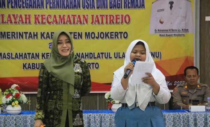 Cegah Pernikahan Anak, Bupati Mojokerto Gelar Sosialisasi ke Pelajar SMP-SMA