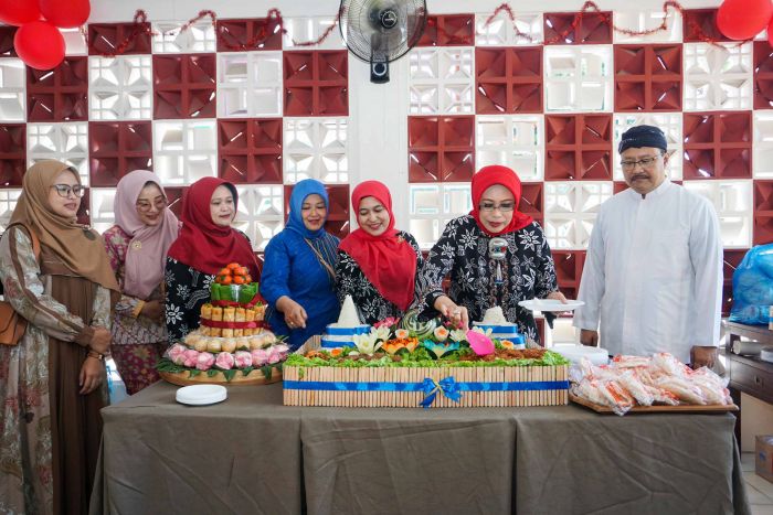 Dorong UKM dan IKM, Gus Ipul dan Istri Resmikan Galeri Dekranasda di Alun-Alun Kota Pasuruan