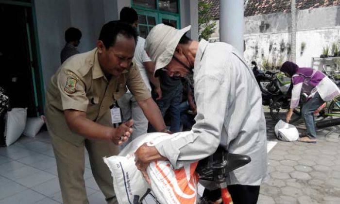 Sempat Terlambat Dua Bulan, Raskin di Kota Mojokerto Akhirnya Dibagikan