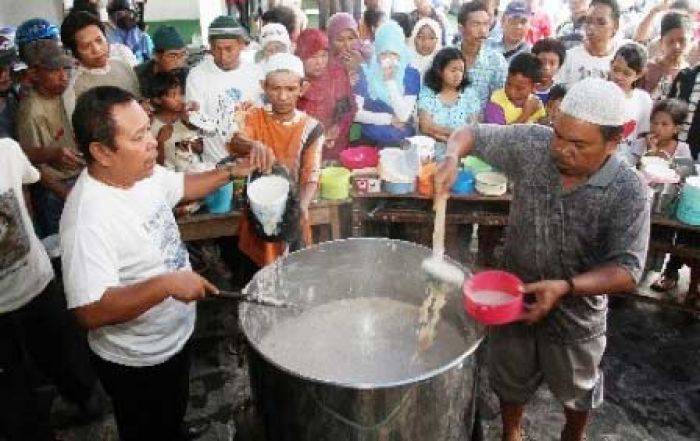 Bubur Samin Masjid Jayengan Selalu Dinanti Semenjak 1930