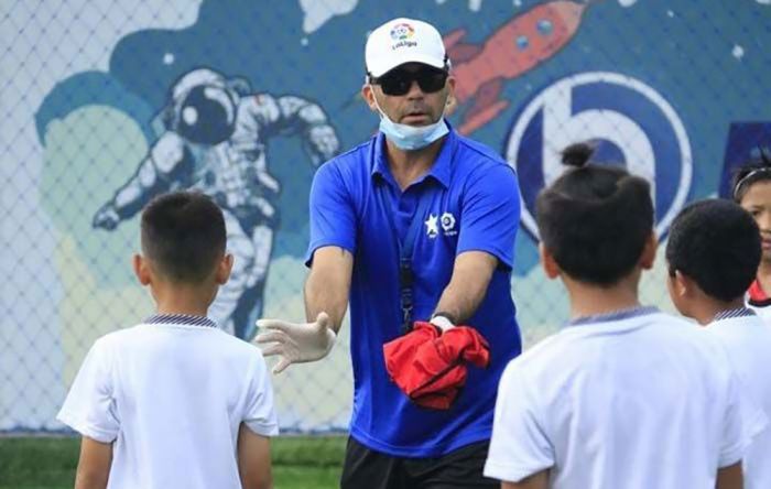 Javier Roca Arsitek Baru Persik Kediri