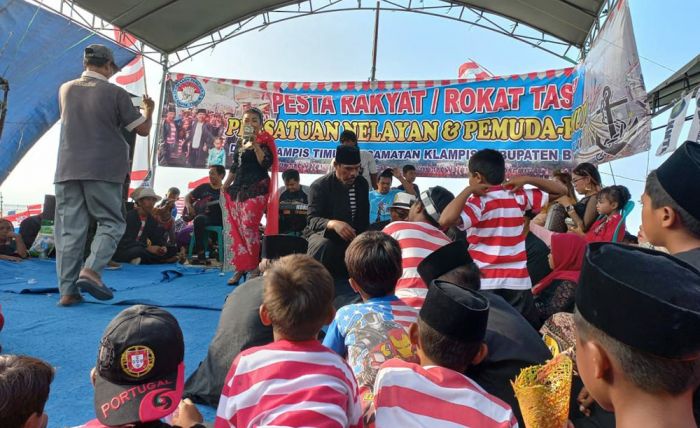 Lestarikan Budaya Leluhur, Warga Desa Klampis Timur Gelar Rokat Tase