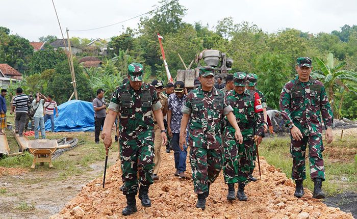 TMMD ke-115 Korem 084/BJ Dibuka Secara Serentak di Gresik dan Pamekasan