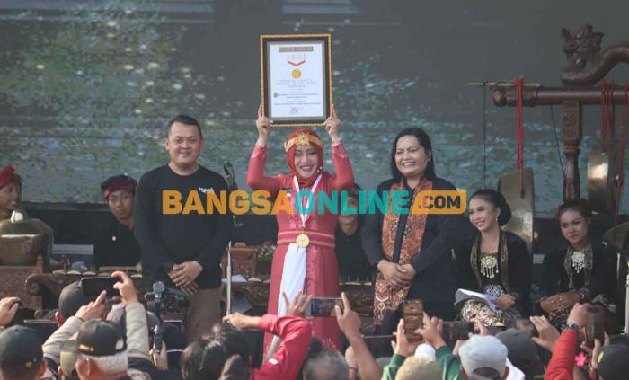 Bupati hingga Kajari Ikut Bergoyang, Tari Bedoyo Putri Mojosakti Pecah Rekor Muri