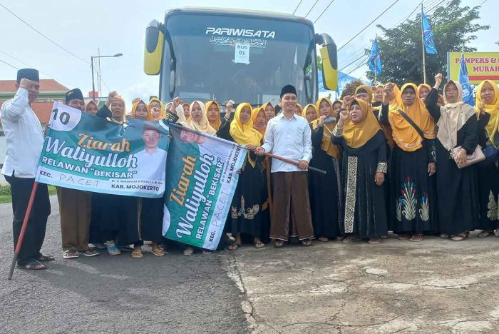 Gus Barra Kembali Berangkatkan Relawan Bekisar untuk Wisata Religi Gratis