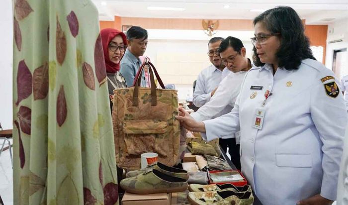 Zanariah Buka Kurasi Produk IKM Kota Kediri Menuju Inacraft 2024