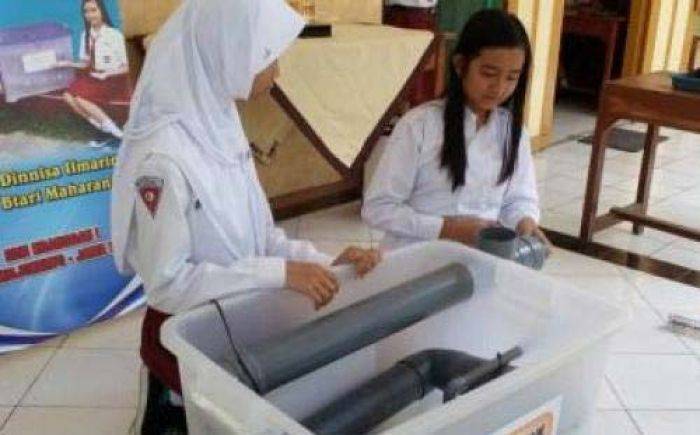 Siswi SDN 1 Kranggan Mojokerto Ciptakan Alat Pencuci Telur Asin Otomatis